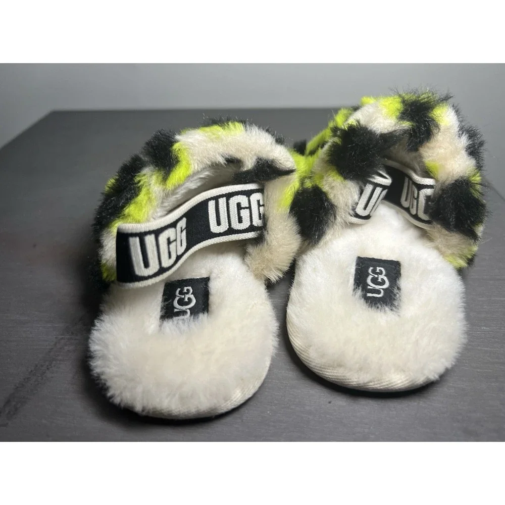 UGG FLUFF YEAH ANIMALIA SANDAL Size 6 Toddler Size